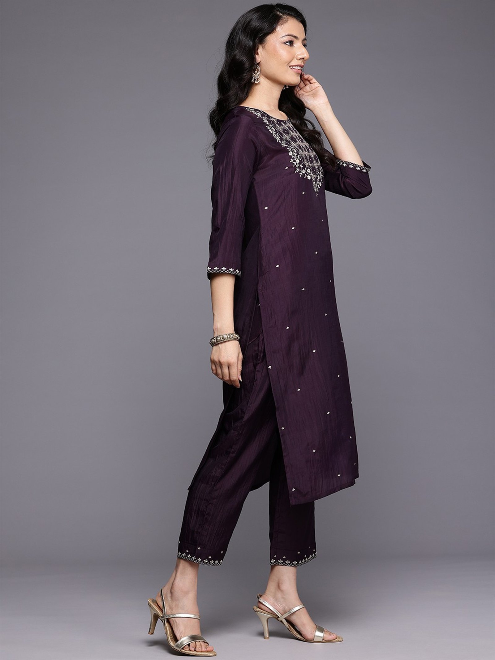 o'sajna arshi silk blend embroidered kurti set o'sajna arshi silk blend embroidered kurti set