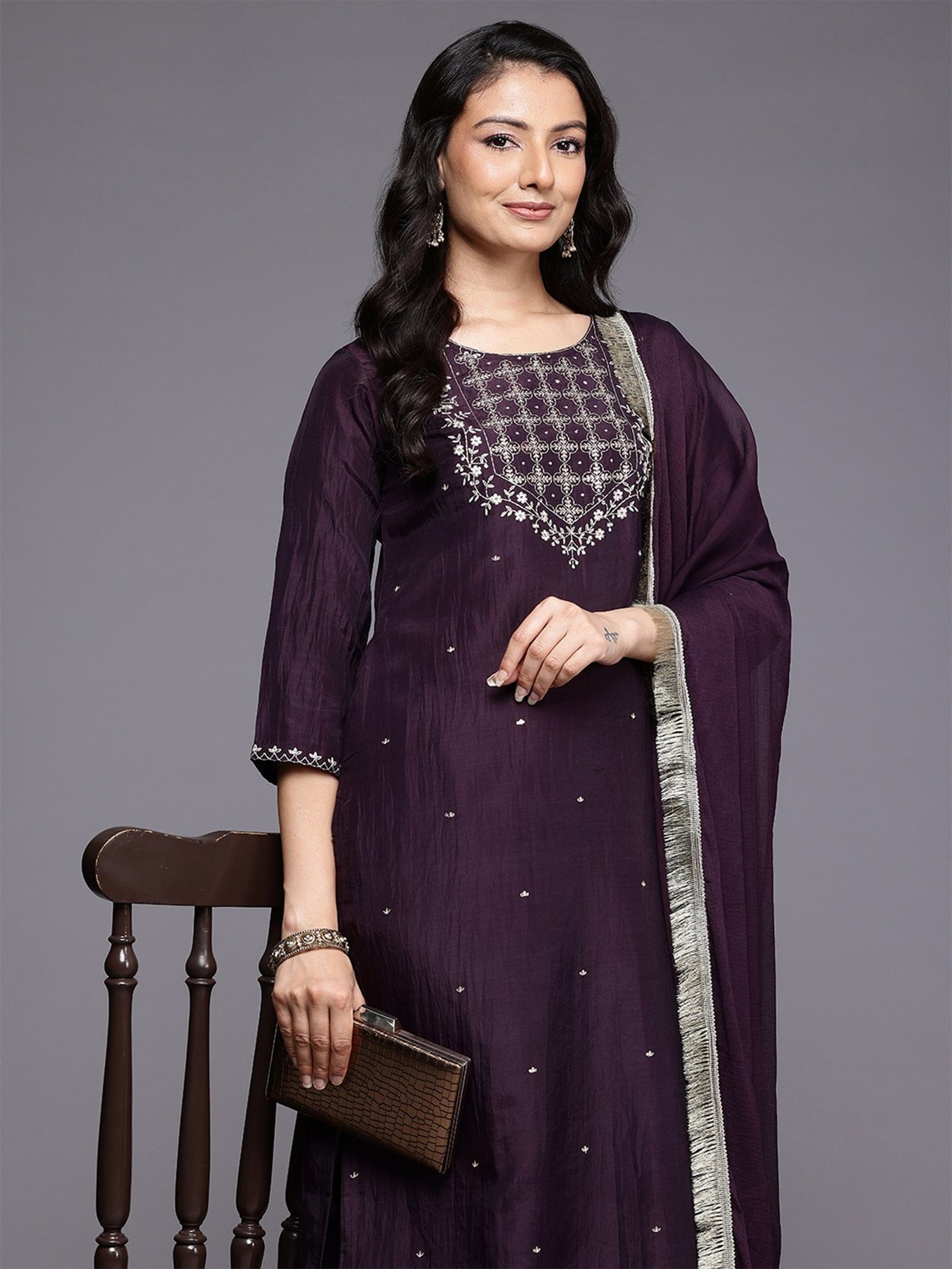 o'sajna arshi silk blend embroidered kurti set o'sajna arshi silk blend embroidered kurti set