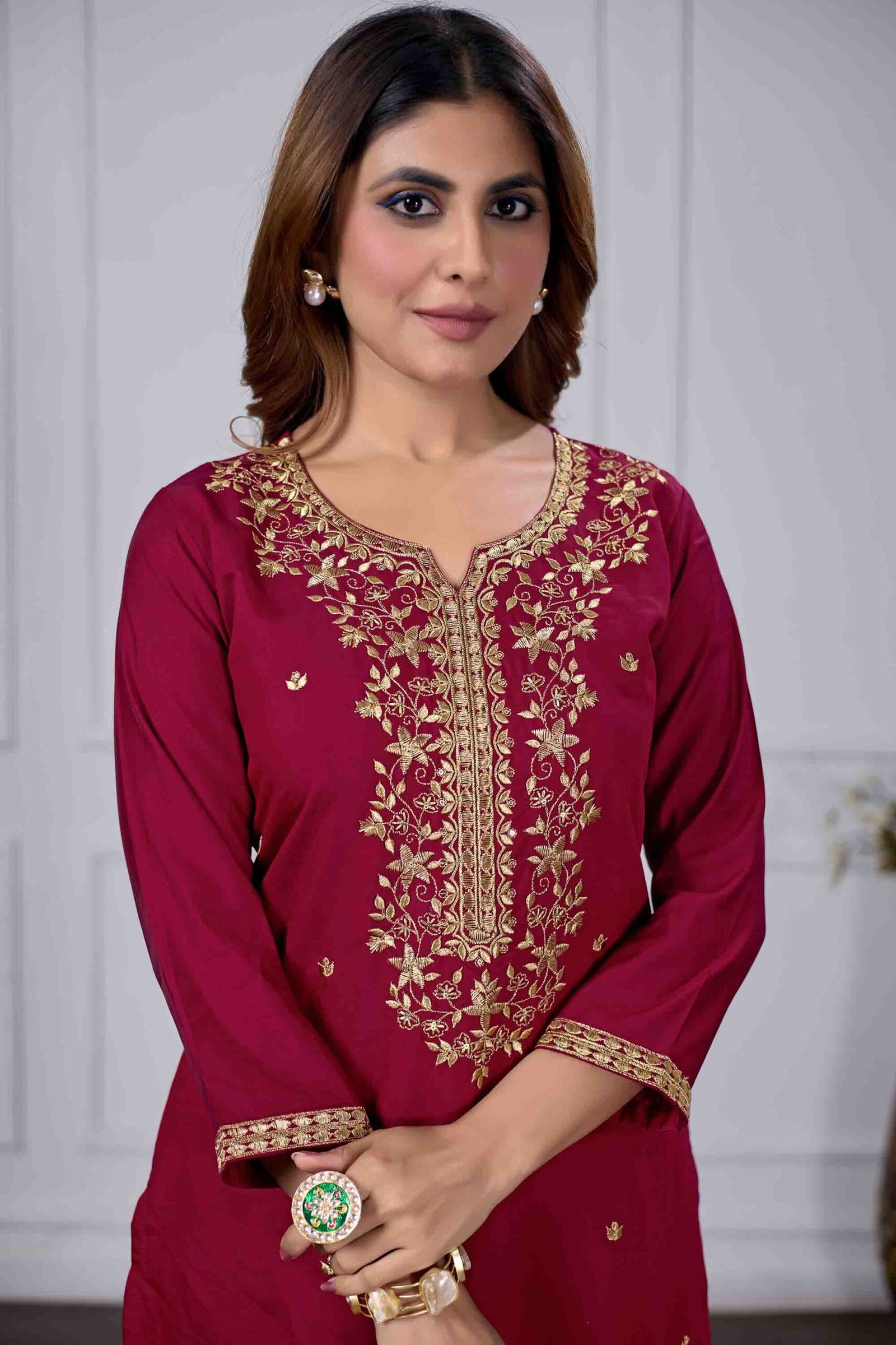 o'sajna yashmin embroidered kurti set o'sajna yashmin embroidered kurti set